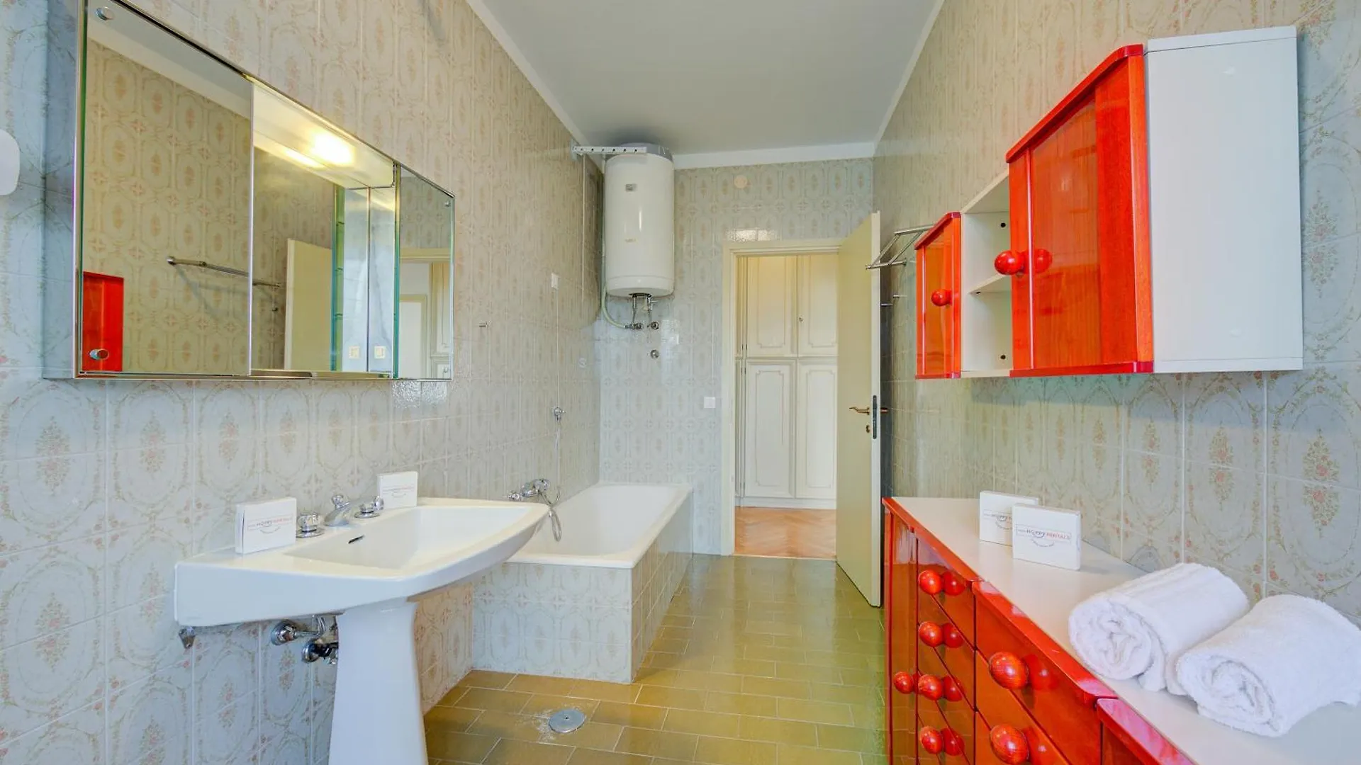 Apartment Margherita Near Lake - Family Friendly - Happy Rentals Toscolano Maderno Italy