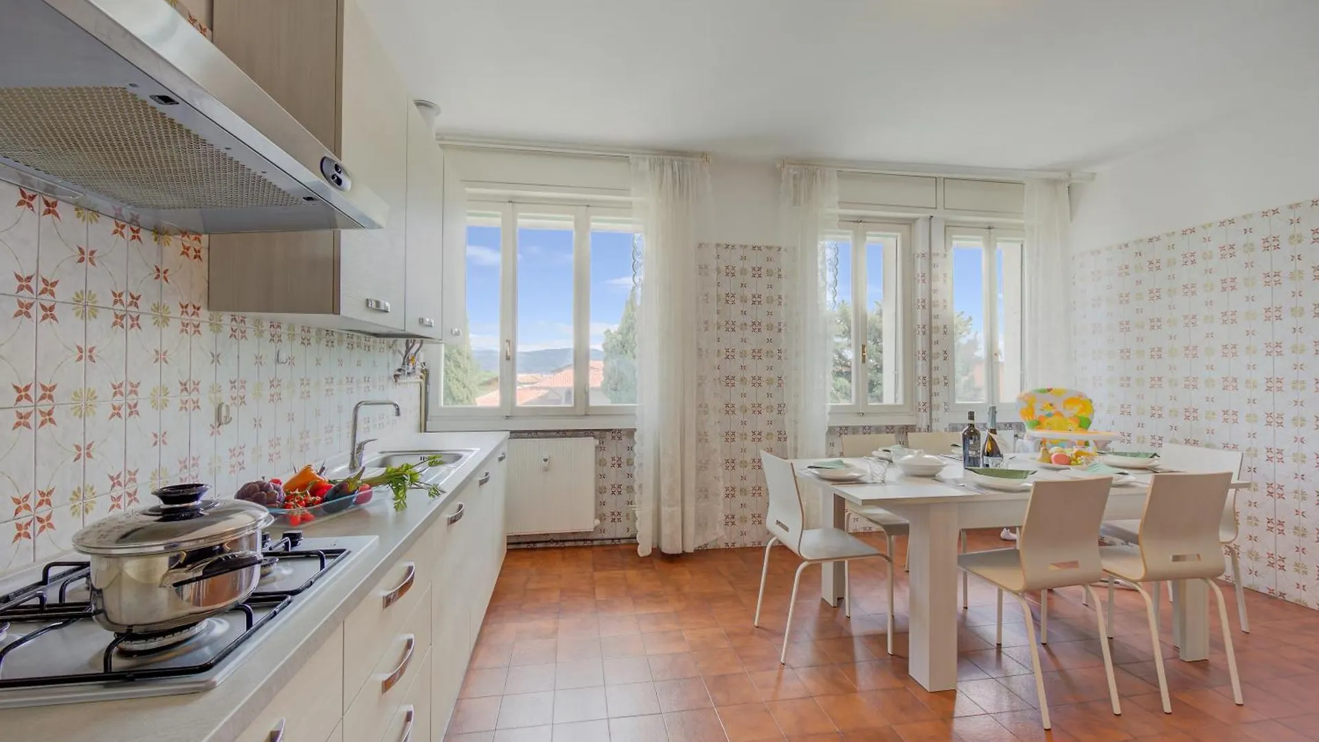 Margherita Near Lake - Family Friendly - Happy Rentals Toscolano Maderno Apartment